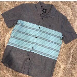 Volcom short sleeve button up shirt